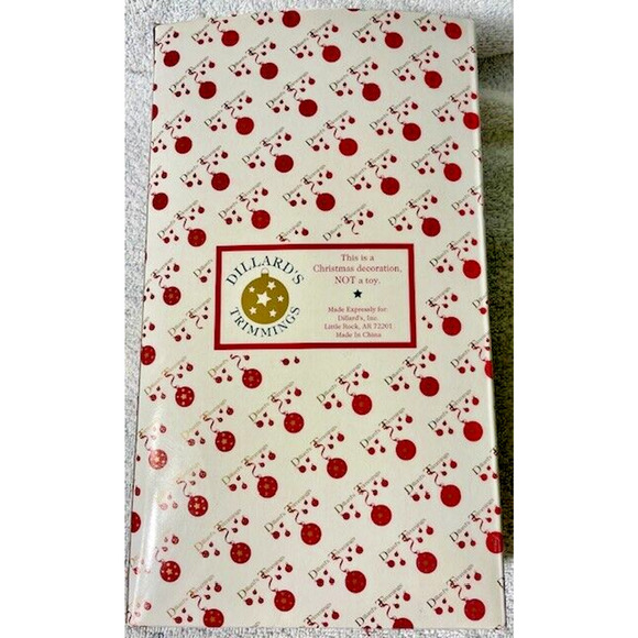 Santa Claus Knited Clothing & Tree - From Dillards in original Box - Vintage - Picture 11 of 13